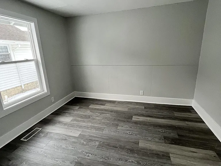 1201 S Delphos St — Photo 4