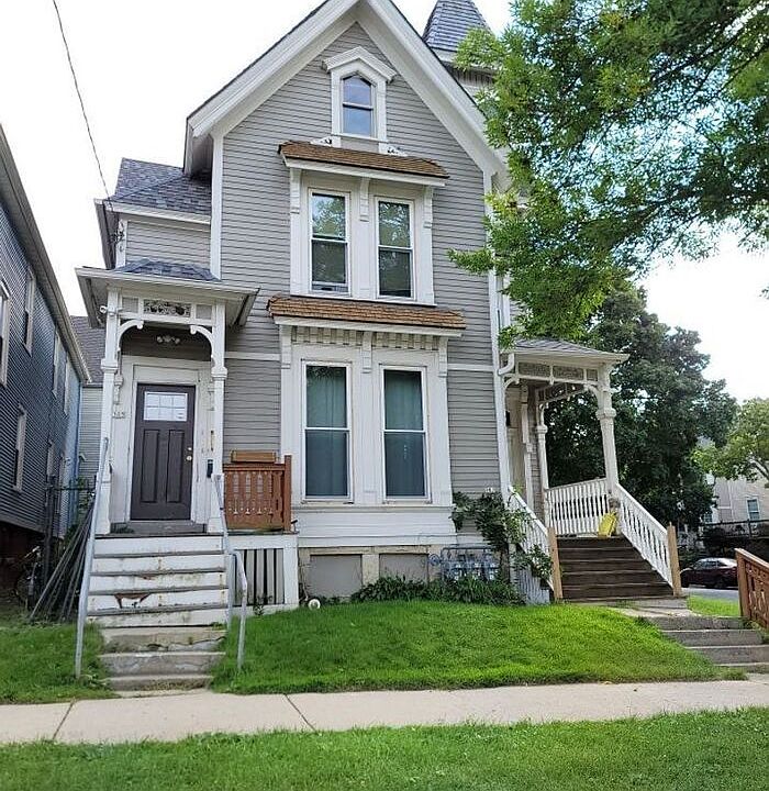 1st image of 303 E Lloyd St