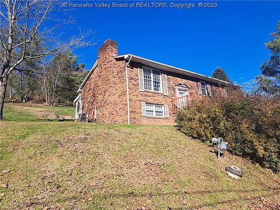 3rd image of 5085 Crystal Dr