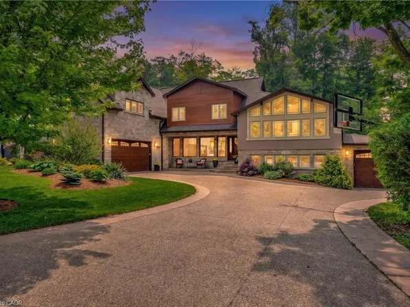 11 Maple Hill Dr, Kitchener, ON N2M 2R7
