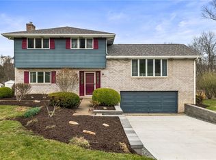 558 W McMurray Rd, Canonsburg, PA 15317