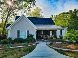 128 Holly Tree Dr, Estill Springs, TN 37330