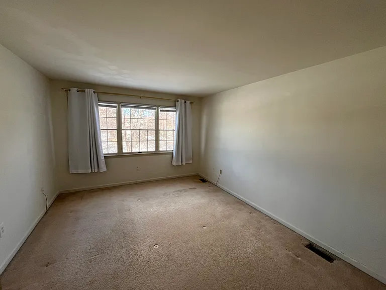 5637 Grace Ave — Photo 8