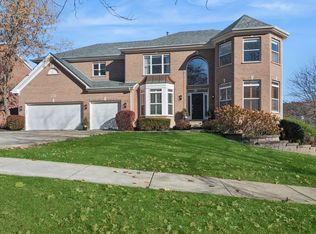 1919 N Meryls Ter, Palatine, IL 60074
