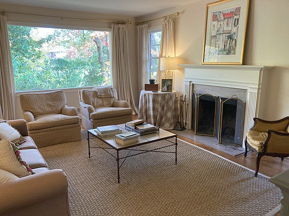 Living Room looking to the right