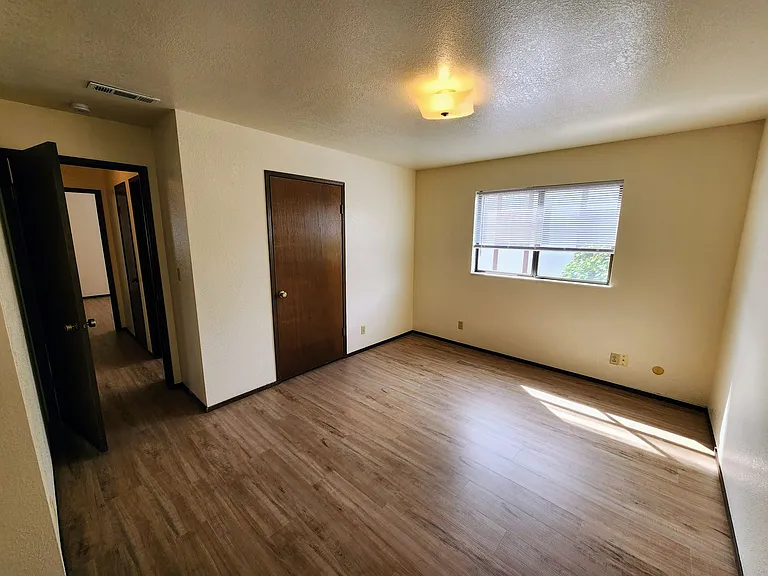 2255 Arbutus St — Photo 7