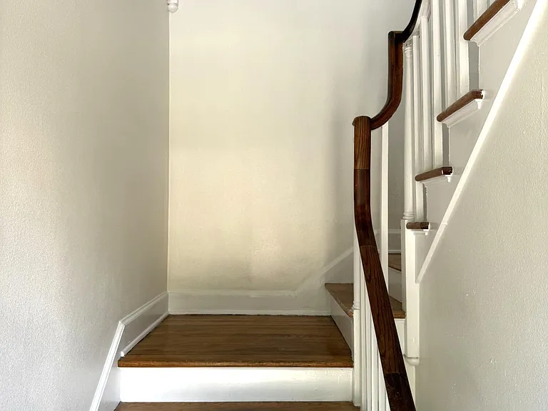 1705 Mallory St — Photo 2