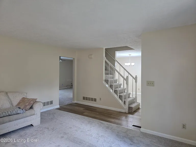 4204 Holly Tree Dr — Photo 6