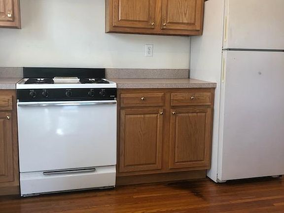 2nd image of 3004 Indianola Ave