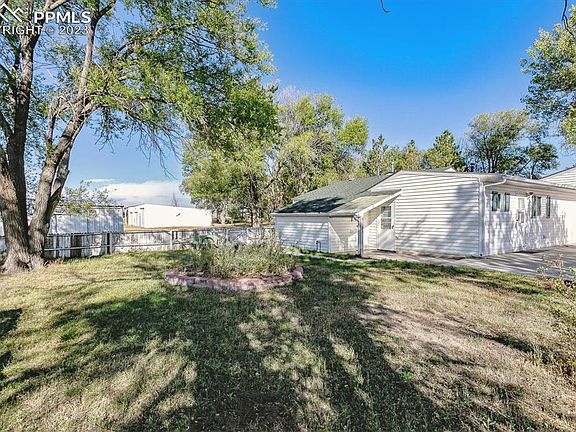 3rd image of 6140 Coyote Ln