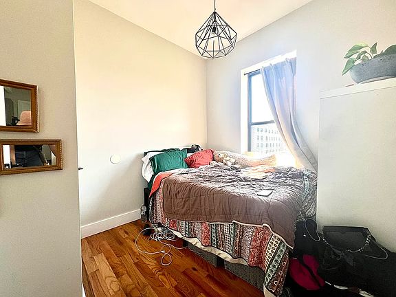 4th image of 1671 Lincoln Pl #4C