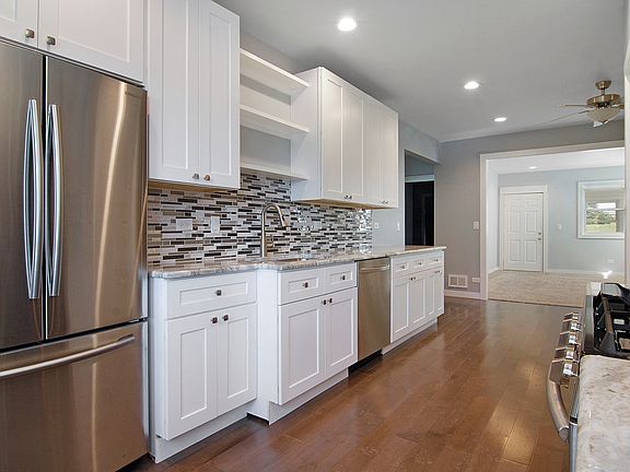 3rd image of 611 N Washington Ave