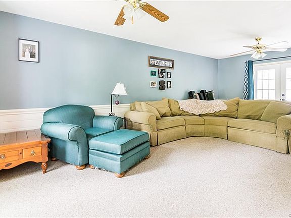 2nd image of 10205 Lakent Ln