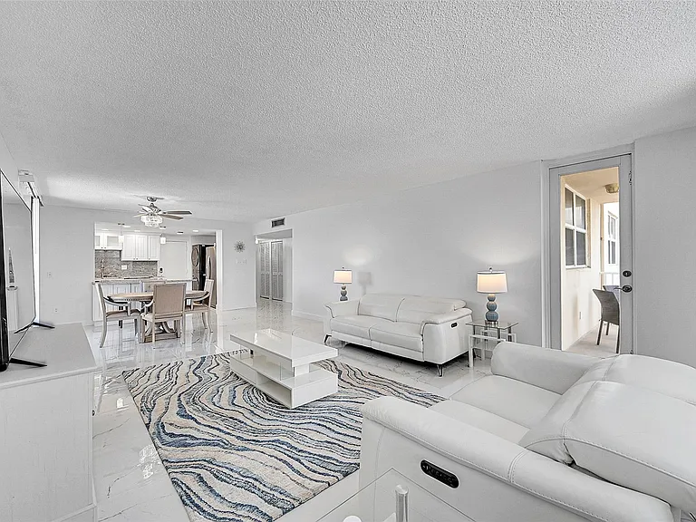 1401 S Ocean Dr #304 — Photo 8