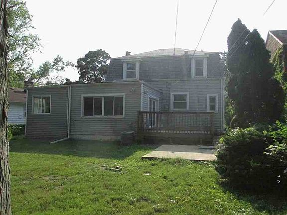 2nd image of 17121 Longfellow Ave