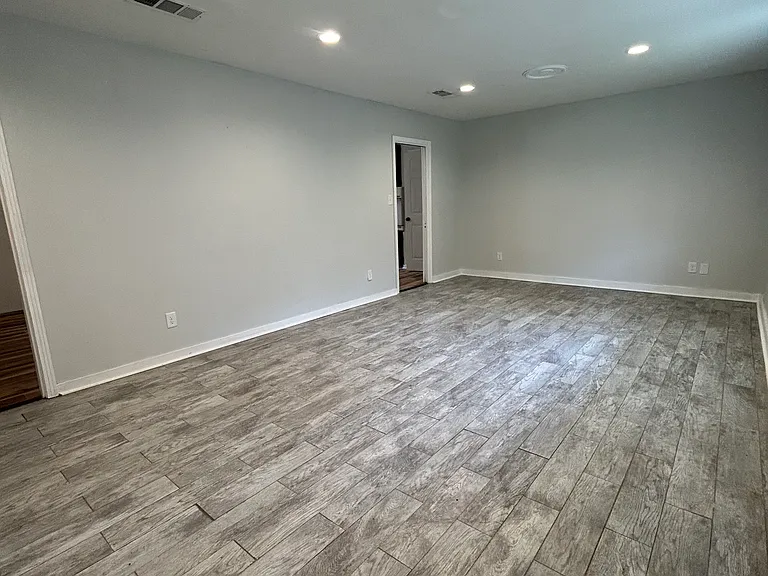 310 Bounds St — Photo 3