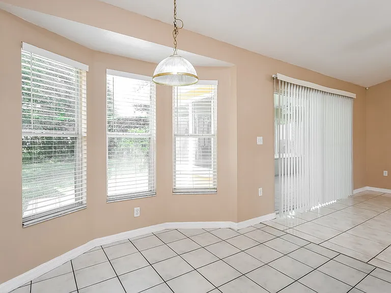 2318 Sweetwater Blvd — Photo 7