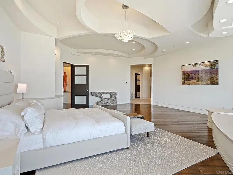 7447 Hillside Dr — Photo 23