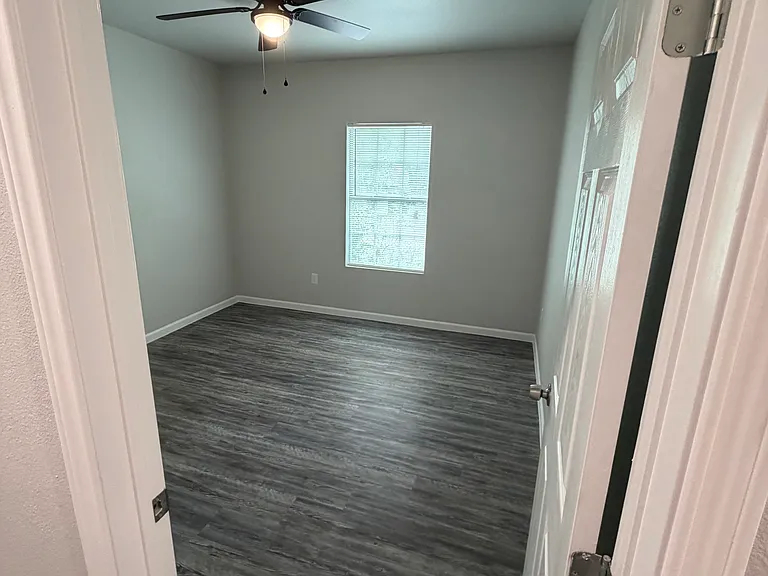1623 W Ashby Pl — Photo 27
