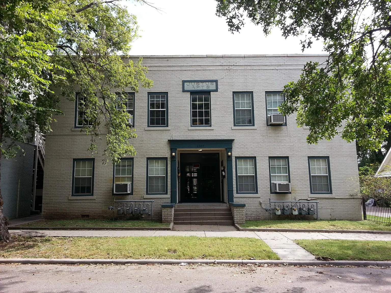 1307 S Elwood Ave — Photo 1