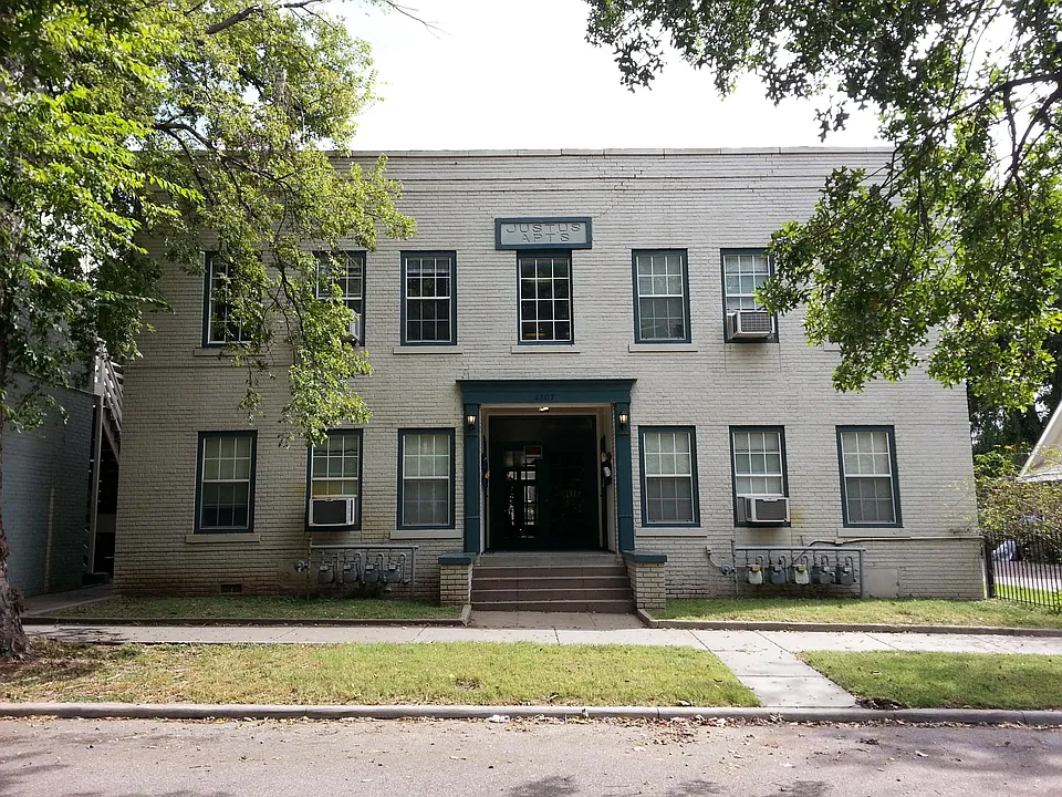 1307 S Elwood Ave #8