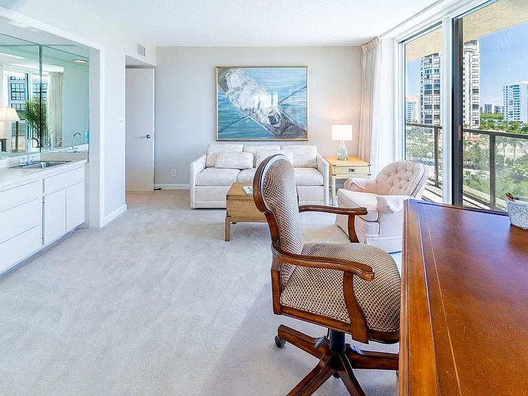 4901 Gulf Shore Blvd N #903 — Photo 14