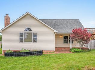 223 Conner Grove Rd SW, Willis, VA 24380