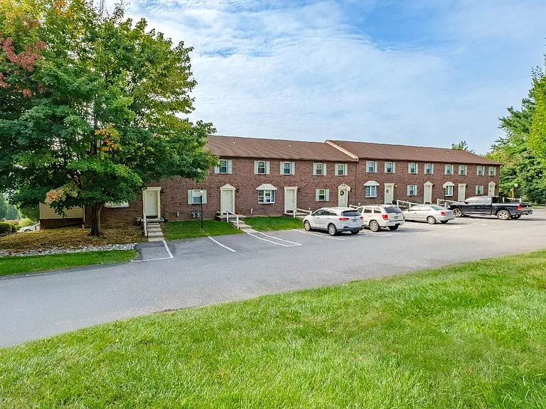 Apartments at Waterford — Photo 214