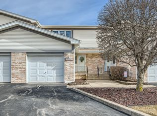 15945 Blackwater Ct, Tinley Park, IL 60477