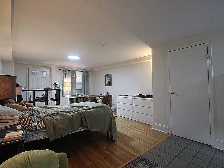 317-319 Bloomfield St #1L — Photo 4