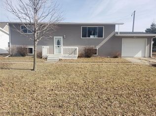304 6th St, Adair, IA 50002