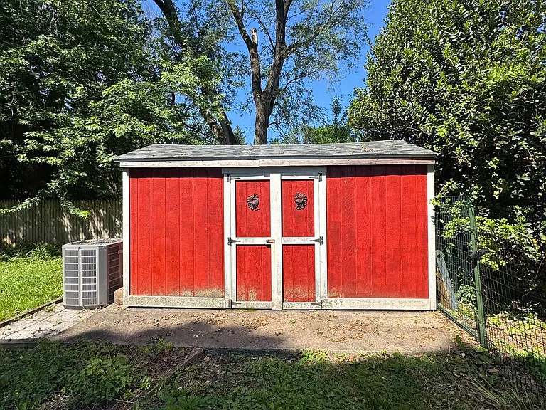 683 Knowles Ave — Photo 13