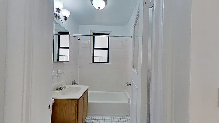 Rented by Bond New York | media 23