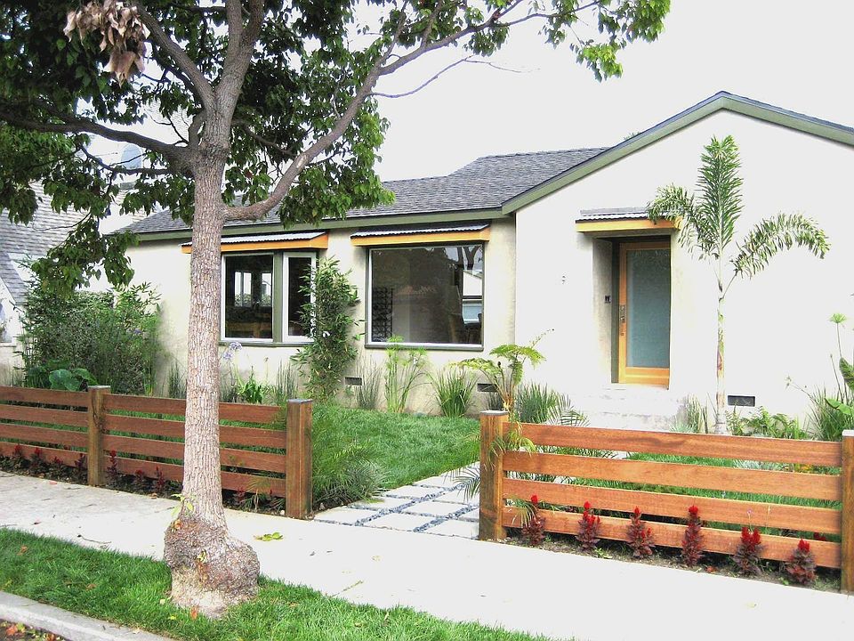 1st image of 1119 Superba Ave