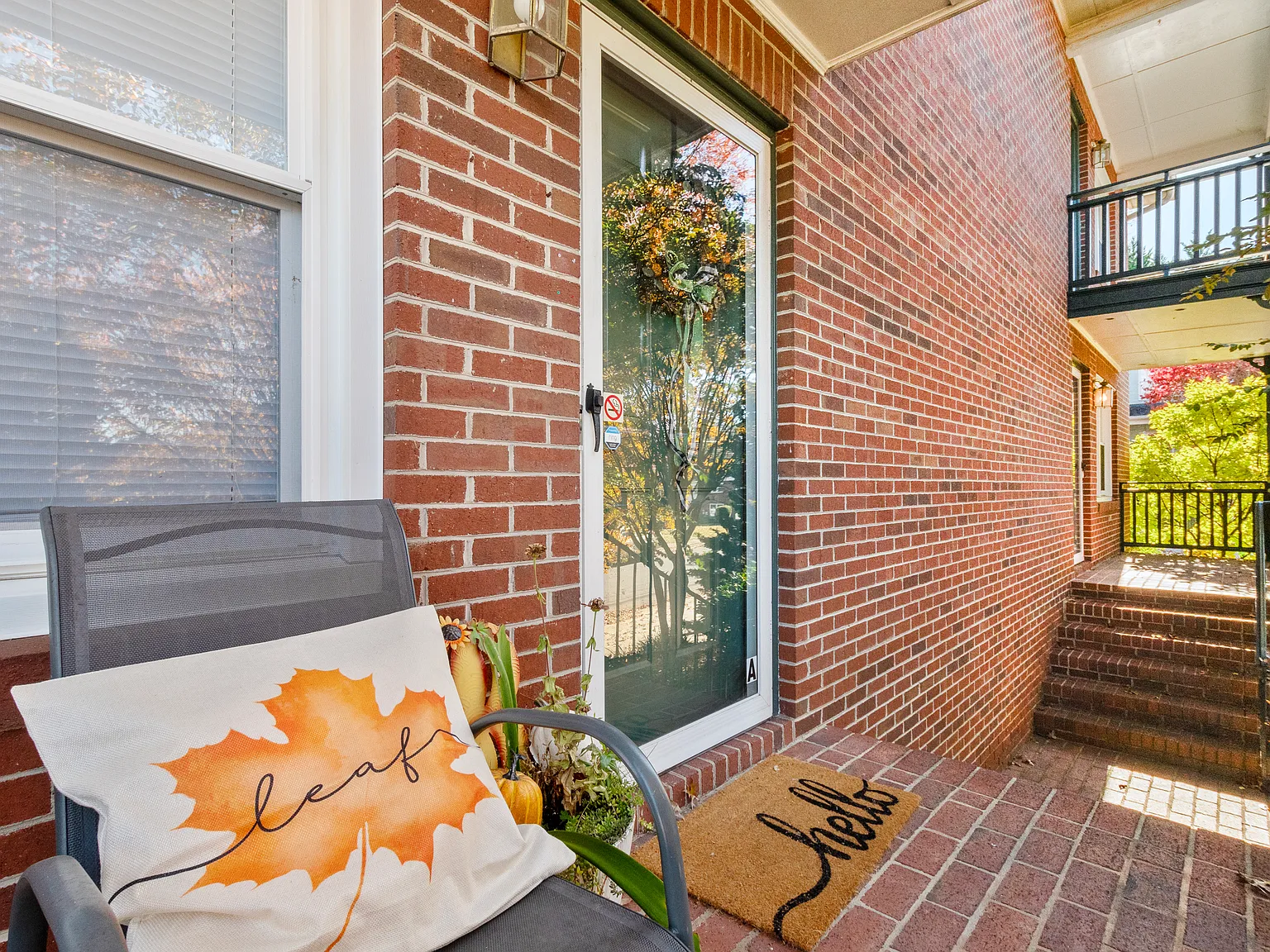 2 bed, 1.5 bath, 1402 sqft, $2,000 — Photo 4