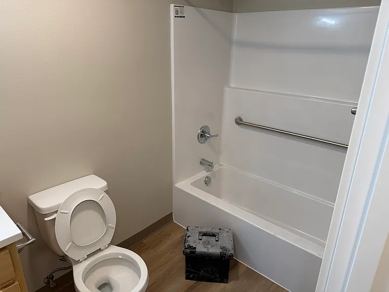 Eagle Crest Apartments — Photo 57