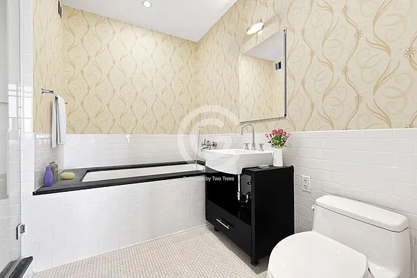 Rented by NY Casa Group | media 7