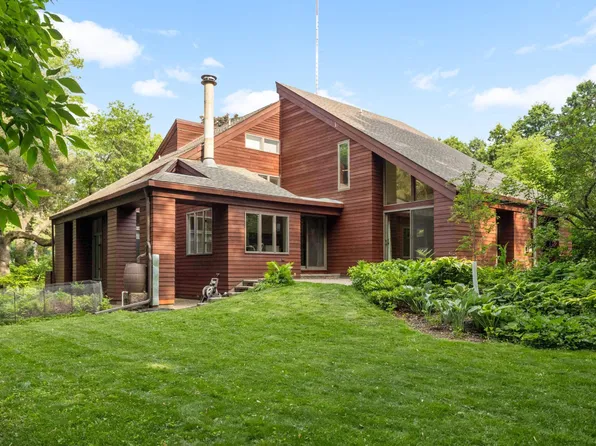 1955 Hythe St, Roseville, MN 55113