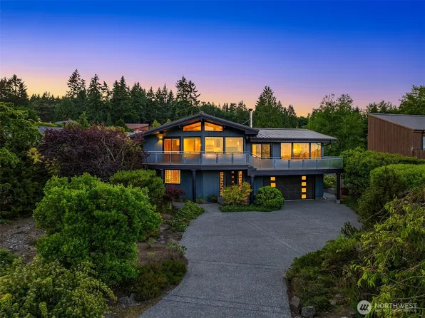 9882 Manitou Beach Drive NE, Bainbridge Island, WA 98110