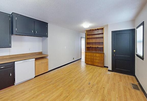 2nd image of 411 N 12th St