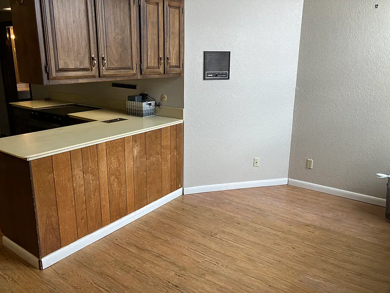 200 N Main St — Photo 7