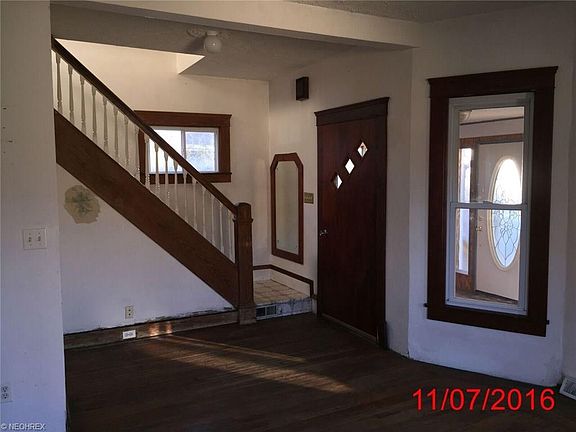 4th image of 157 Erie St