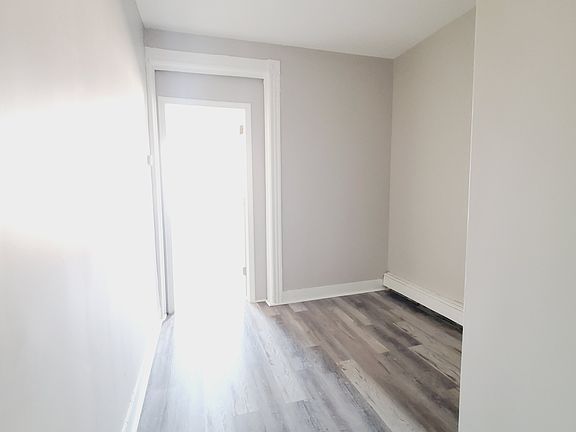 5th image of 61 Laidlaw Ave APT 3