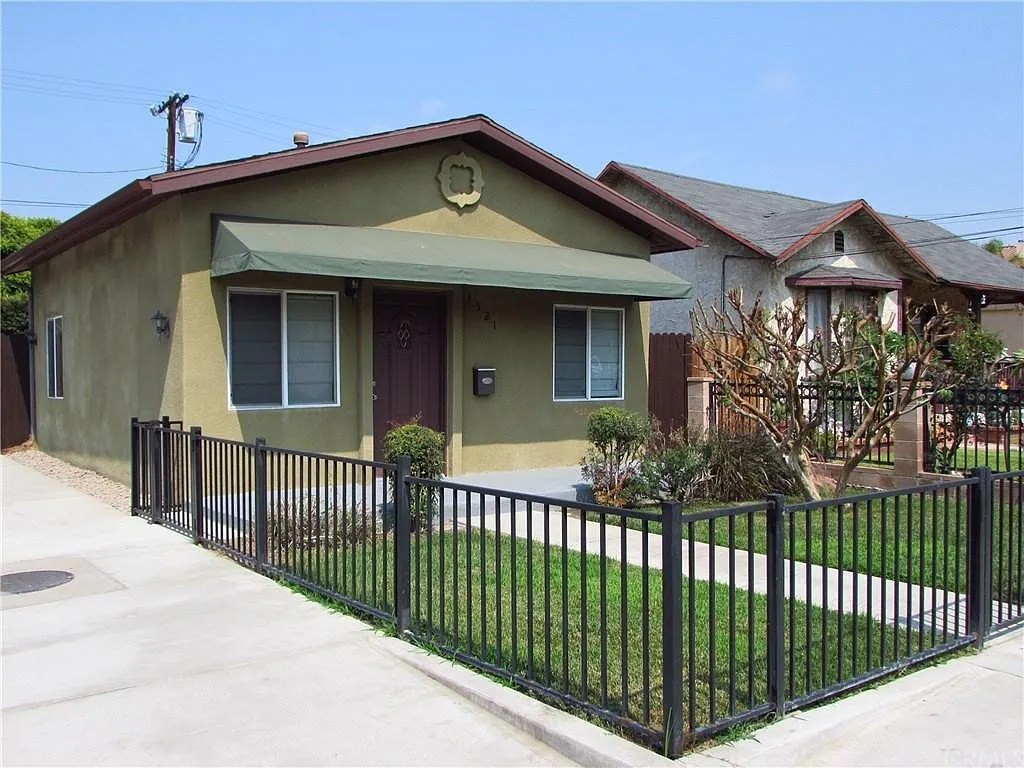 2 bed, 800 sqft, $3,500 — Photo 1