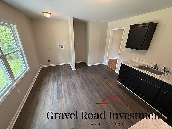 5th image of 1302 Crescent Ridge Rd NE