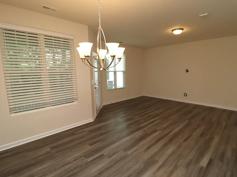 1105 Neighborly Way — Photo 13