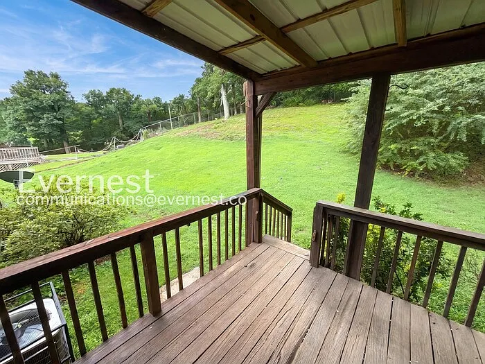 716 Brookview Dr — Photo 21
