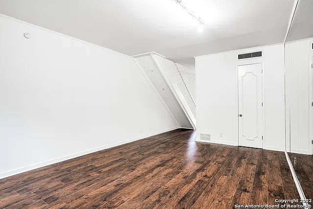 7711 Broadway #27C — Photo 6