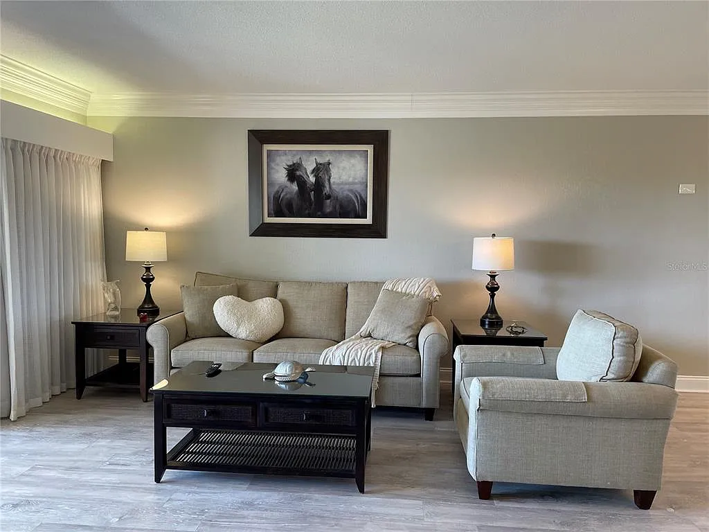 1 bed, 1.0 bath, 825 sqft, $2,500 — Photo 2