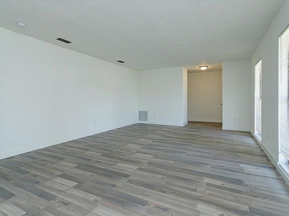 3rd image of 1518 Littler Dr